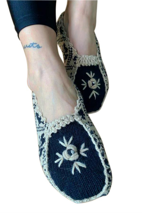 Knitted Cozzy Feet Slippers