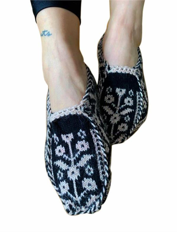 Knitted Cozzy Feet Slippers